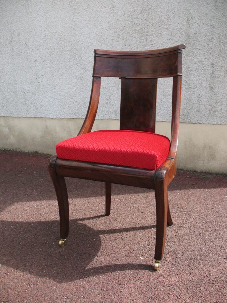 Chaise gondole Restauration min scaled