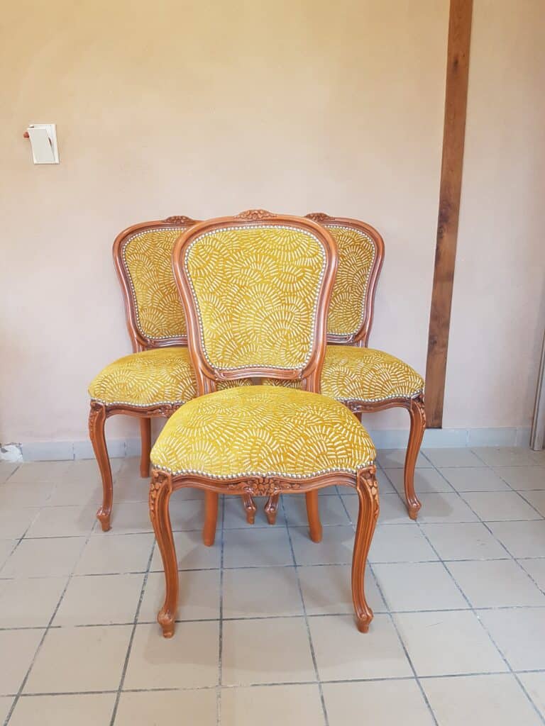 Chaises Louis XV min scaled