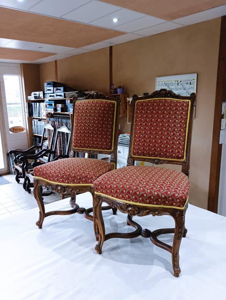 Chaises Regence min scaled