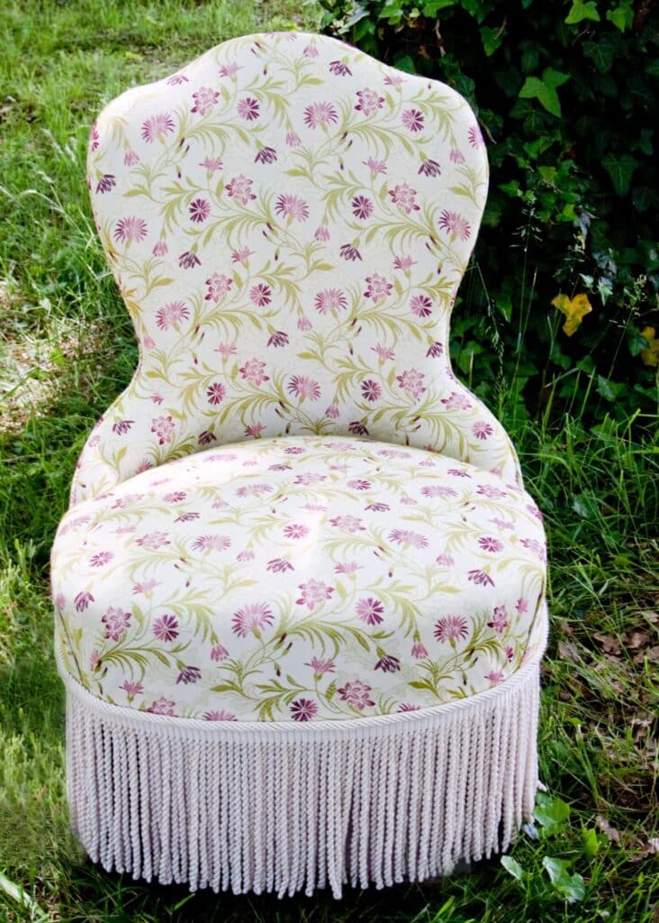 Douillette a dossier trefle Napoleon III min scaled e1767950561654