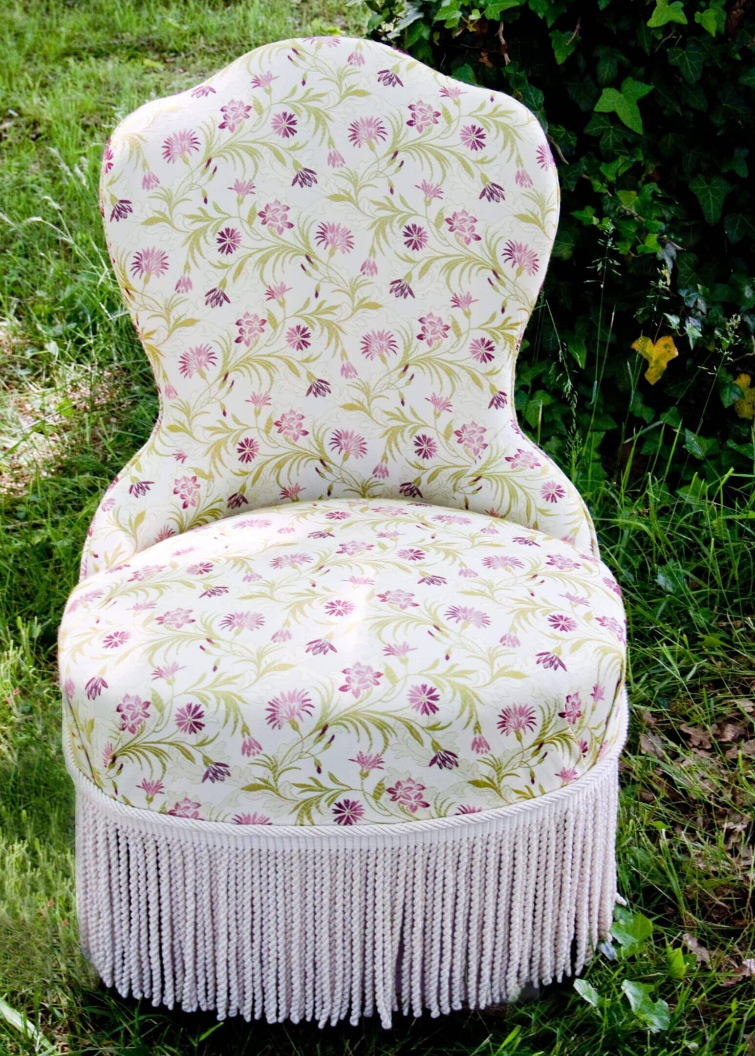 Douillette a dossier trefle Napoleon III min scaled e1767950561654