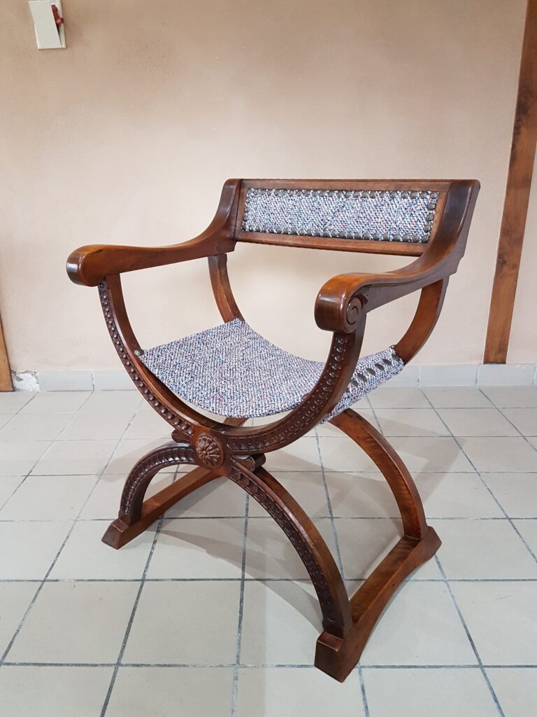 Fauteuil Dagobert min scaled