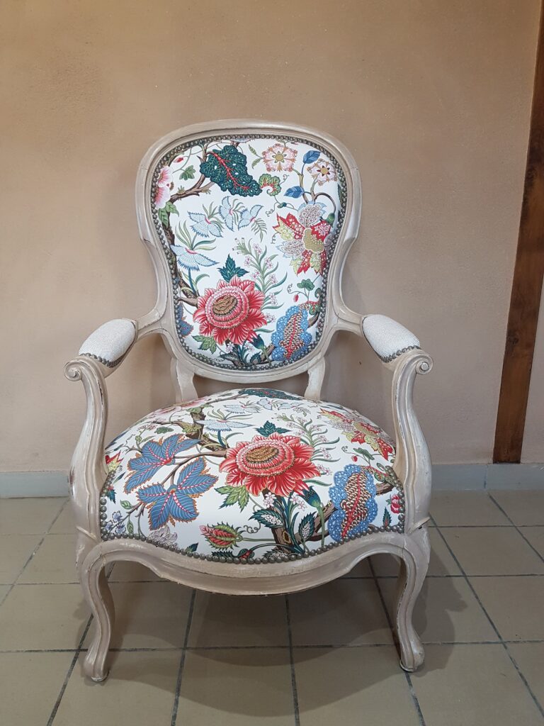Fauteuil cabriolet Louis Philippe min 1 scaled