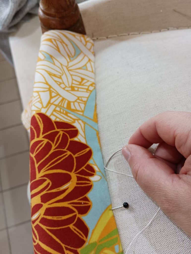 detail couture main invisible min scaled