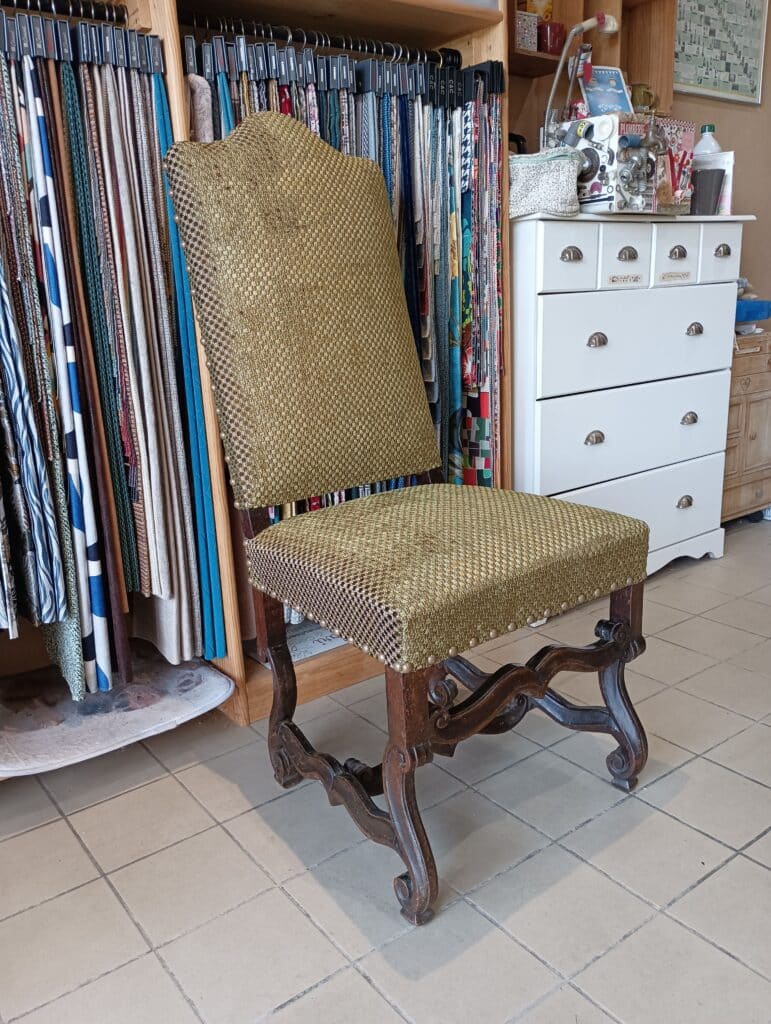 la pose du tissu et de la finition min scaled la pose du tissu et de la finition min scaled